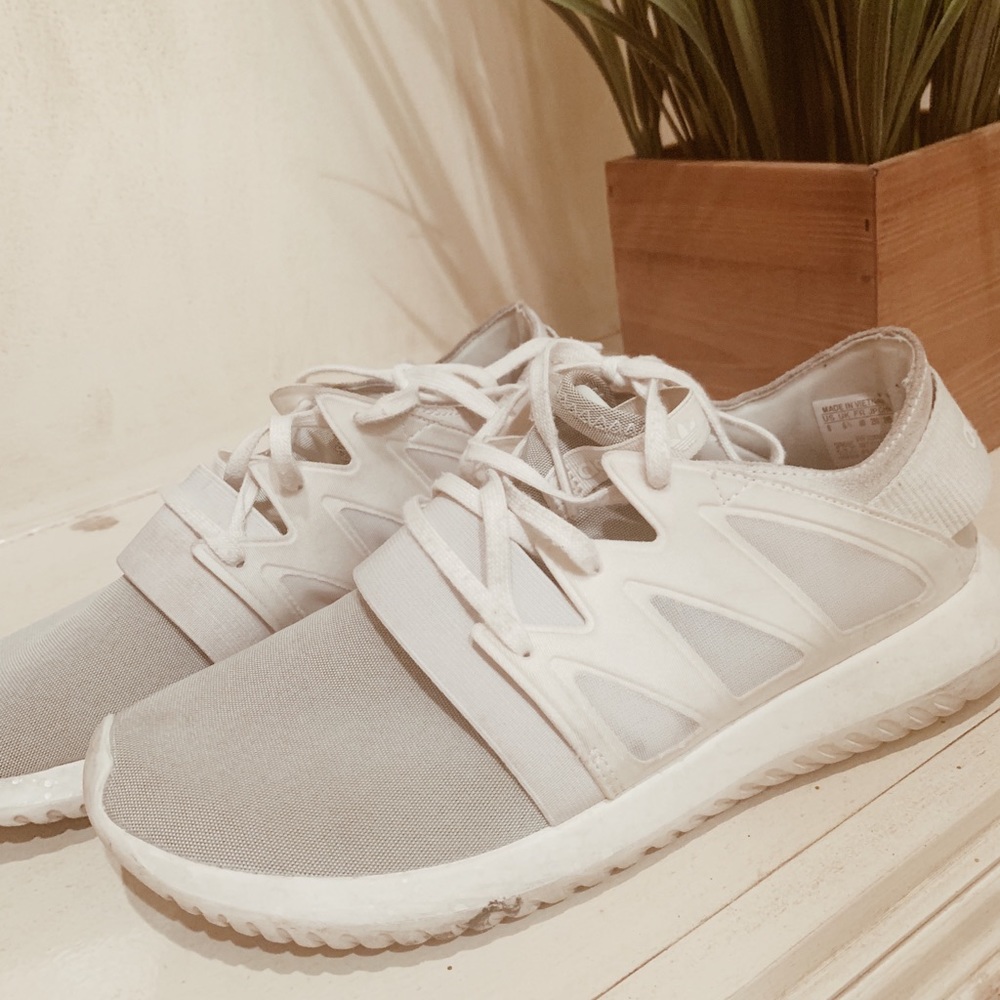 Women’s Adidas Original Tubular Viral